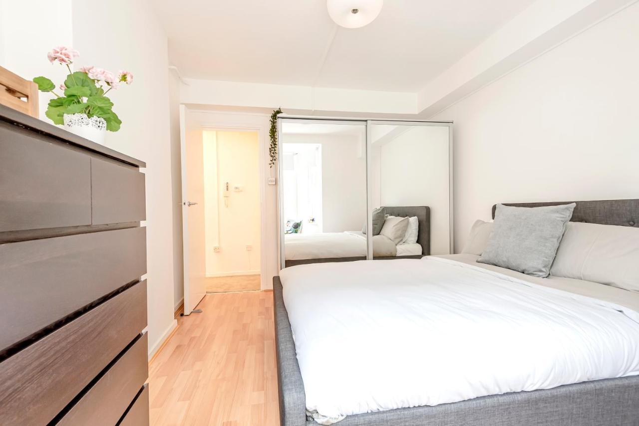 Modern One Bedroom Victoria Apartment Londra Esterno foto