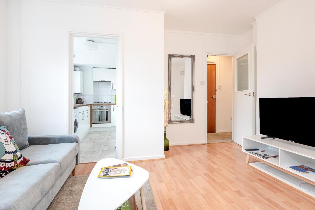 Modern One Bedroom Victoria Apartment Londra Esterno foto